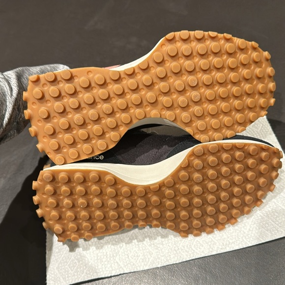 NWOB women’s new balance 327- size 6.5 - Picture 5 of 5